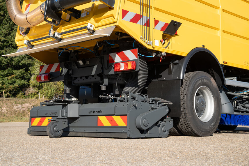 Sweepers | AS 990 / ASC 990 | Aebi Schmidt Group